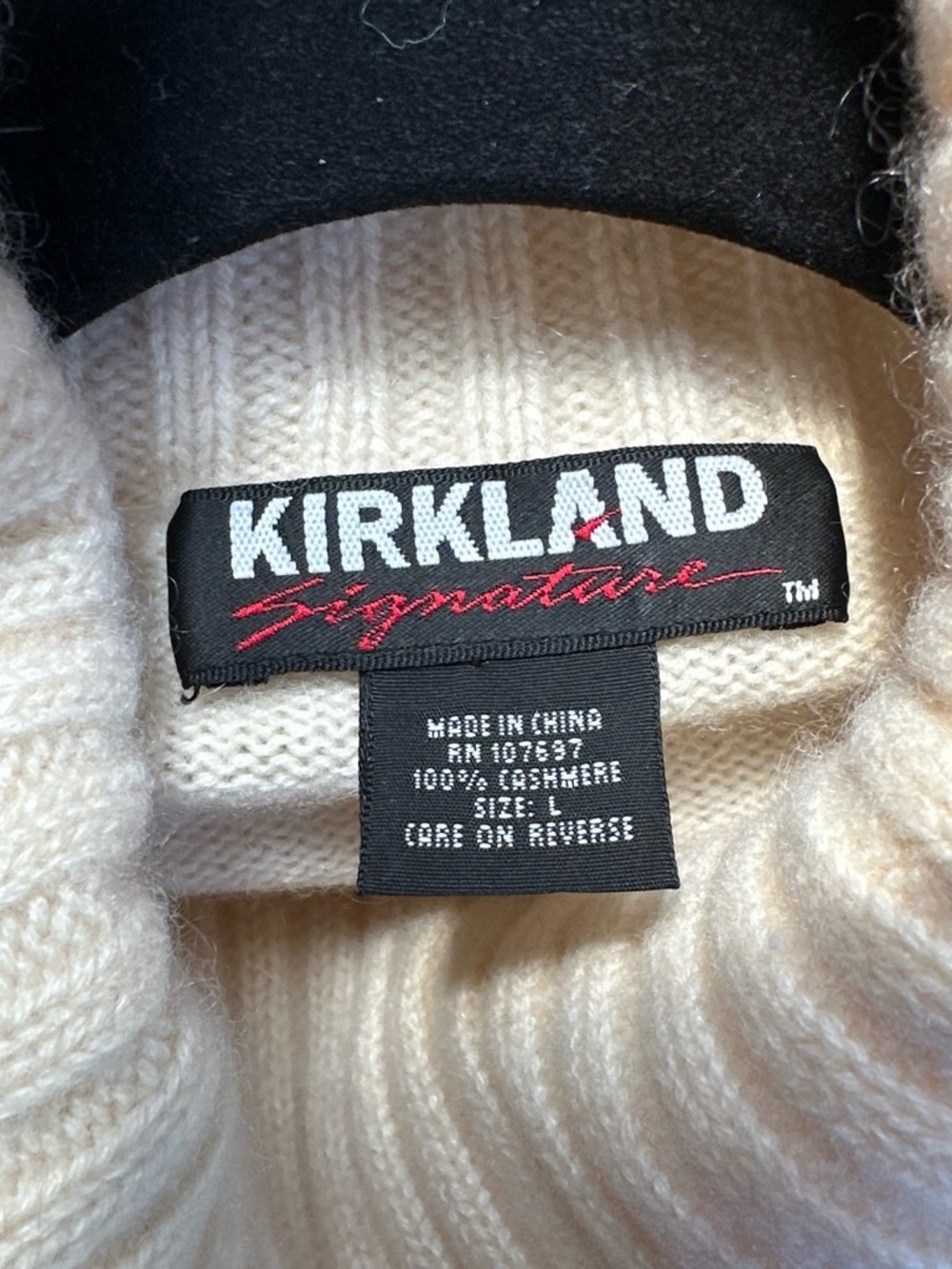 Kirkland Signature Cream Ribbed Cashmere Turtleneck Sweater